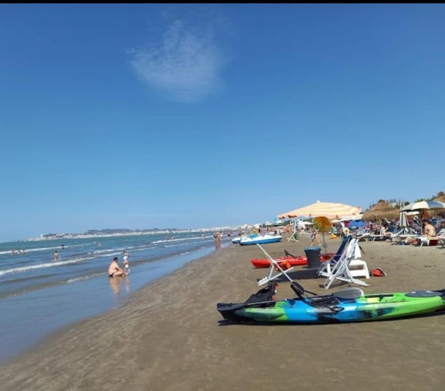 Hotel Fama Škalngur Zewnętrze zdjęcie