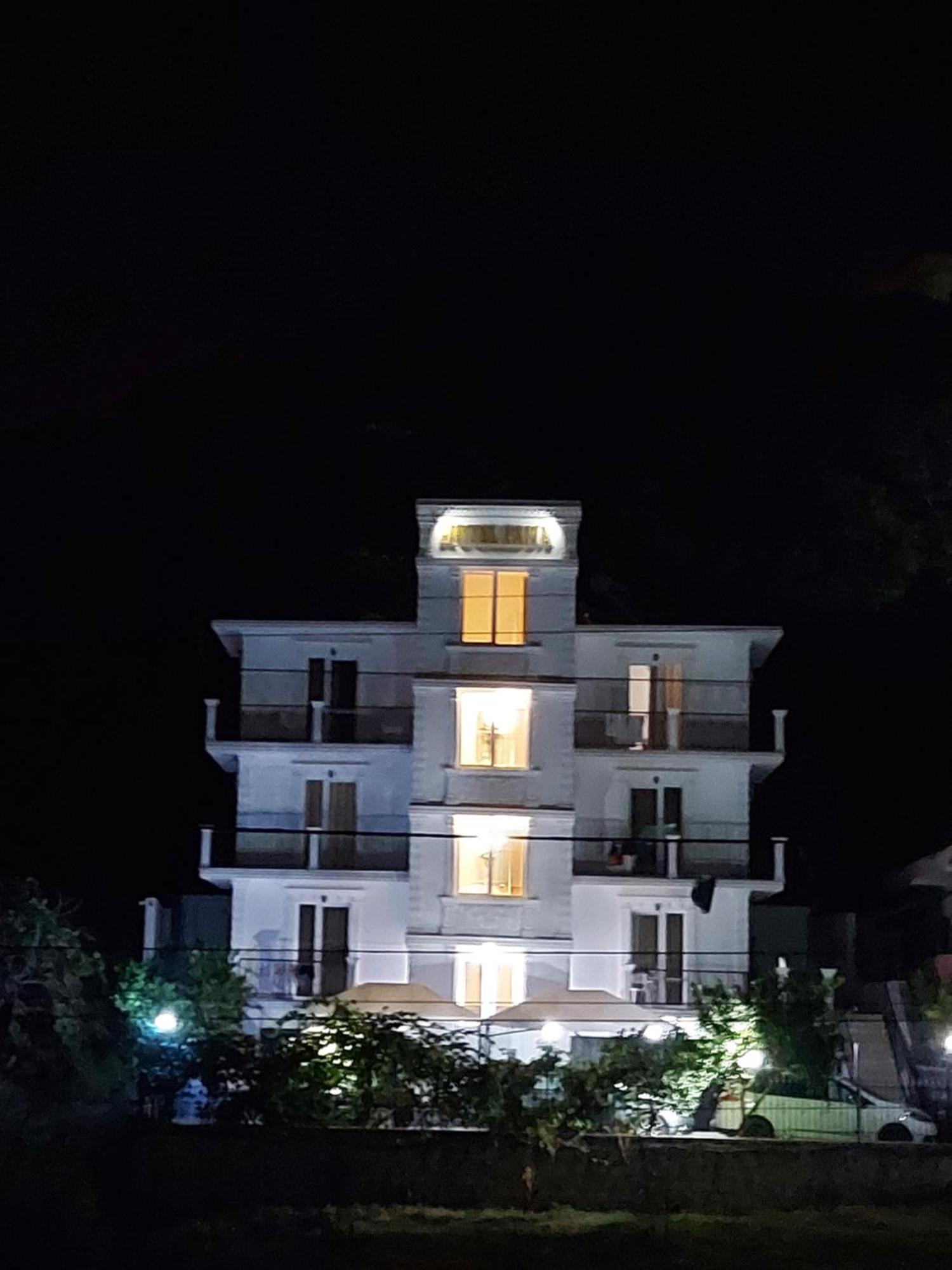 Hotel Fama Škalngur Zewnętrze zdjęcie