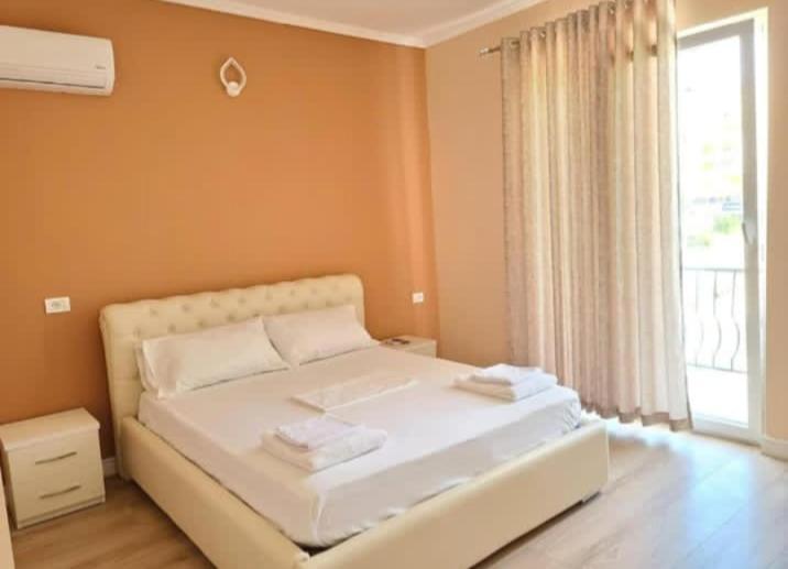 Hotel Fama Škalngur Zewnętrze zdjęcie
