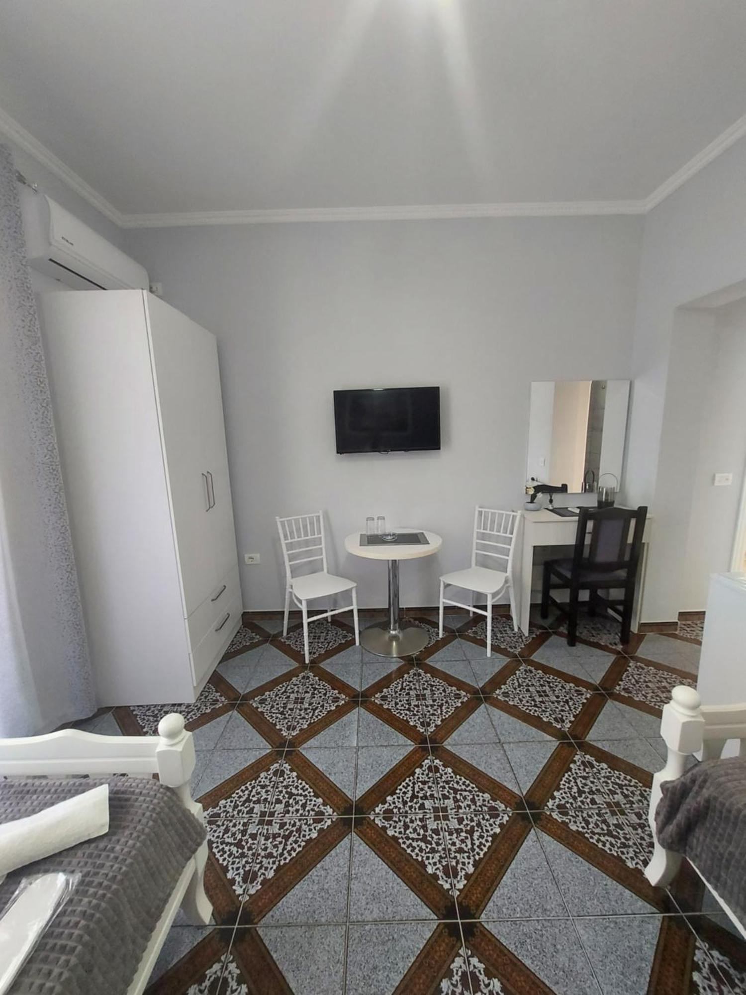 Hotel Fama Škalngur Zewnętrze zdjęcie
