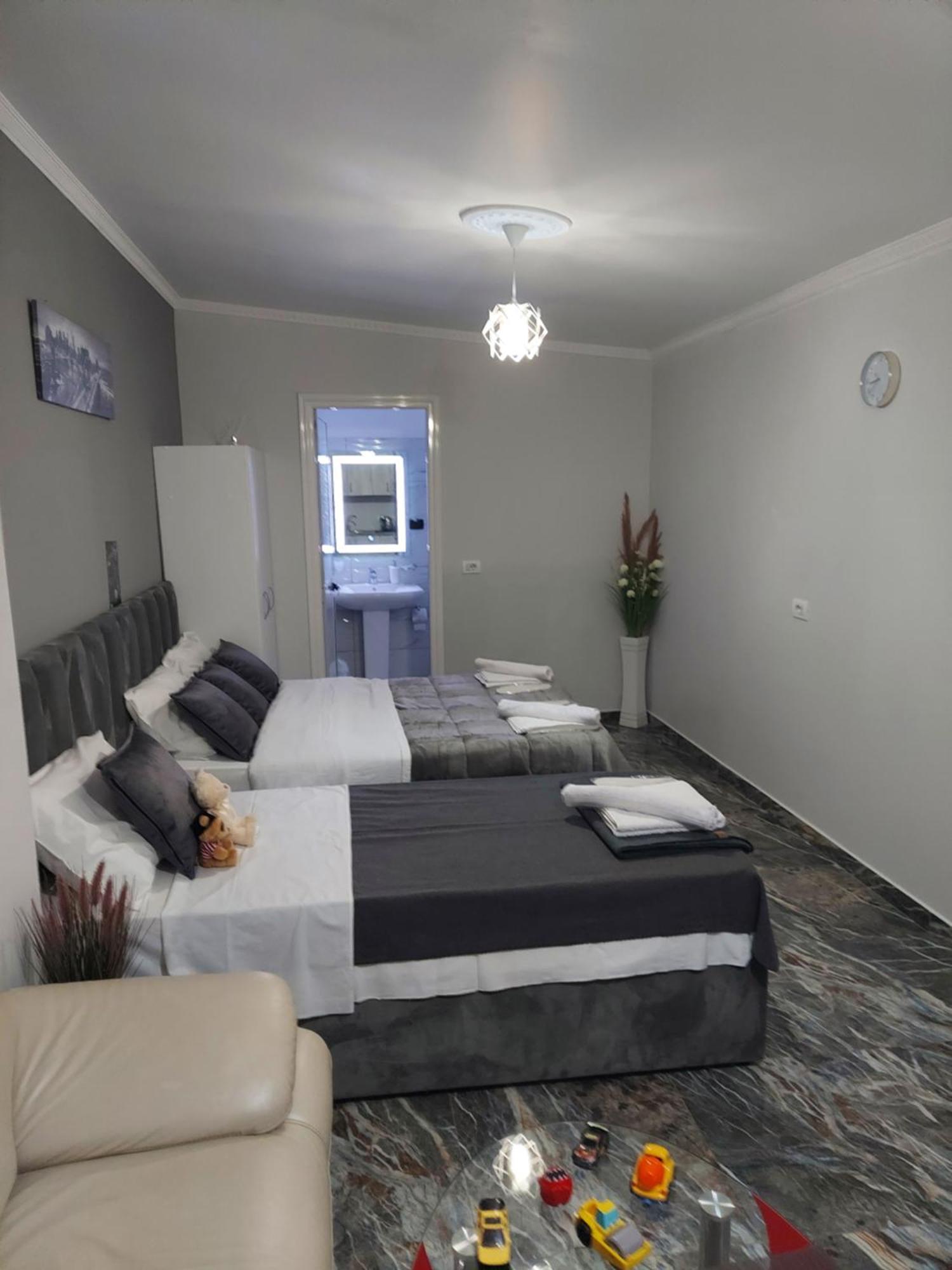 Hotel Fama Škalngur Zewnętrze zdjęcie